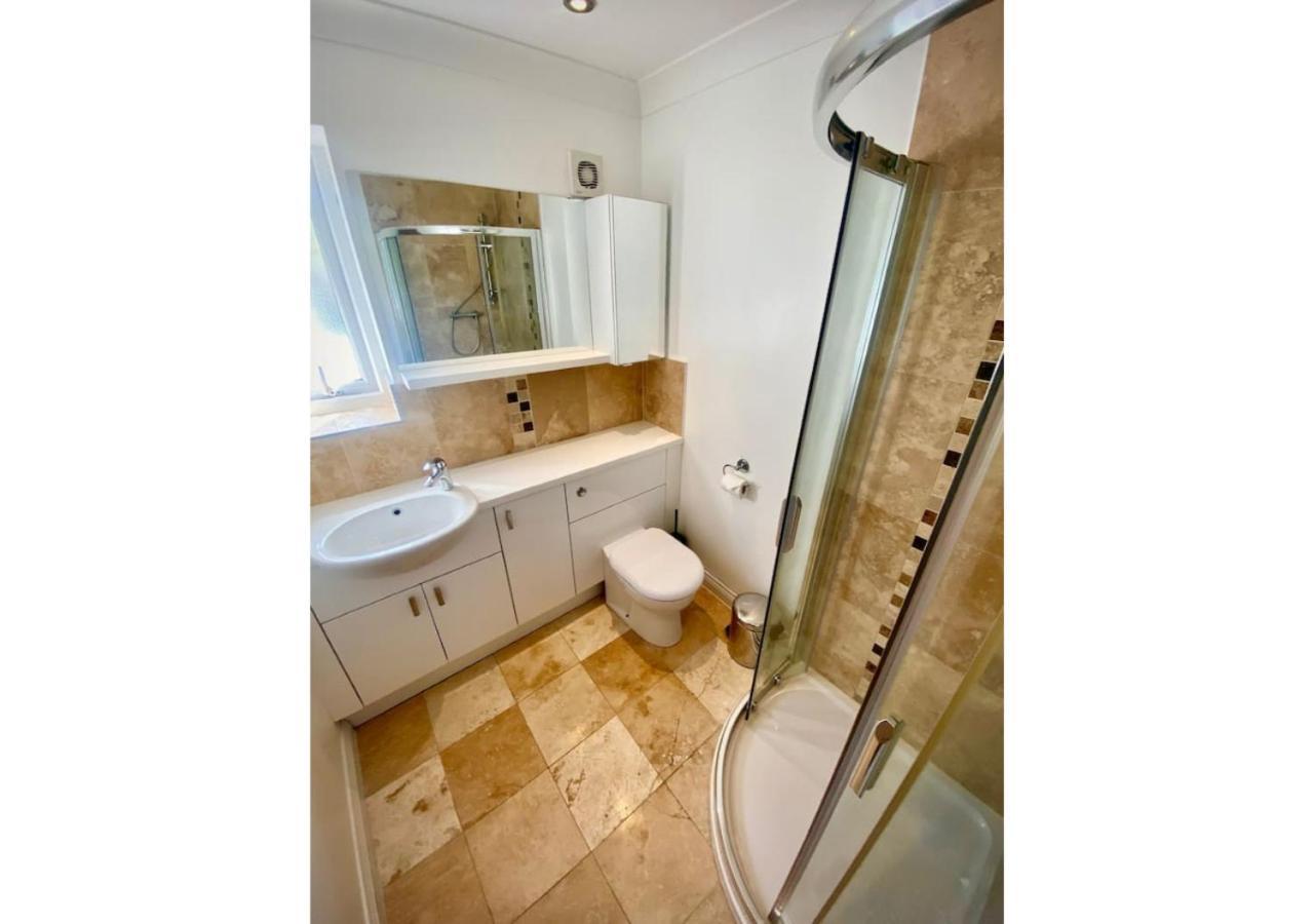 Warwick Views - Family Hot Tub Lovely Views With Ample Parking Holiday home *