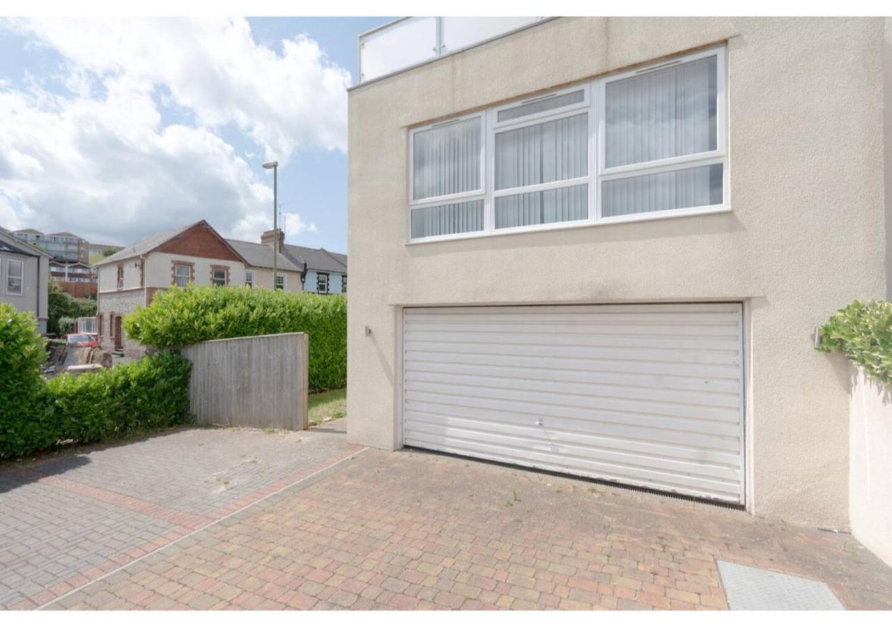 Warwick Views - Family Hot Tub Lovely Views With Ample Parking Holiday home *